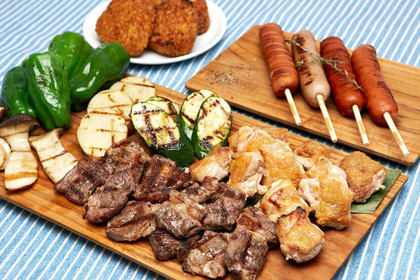 ROOF TOP BBQ CAFE BAR Flags店2