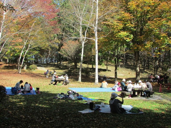 鳥居平やまびこ公園いこいのひろば1