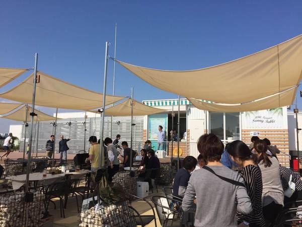 BBQ Terrace Sunny Table2