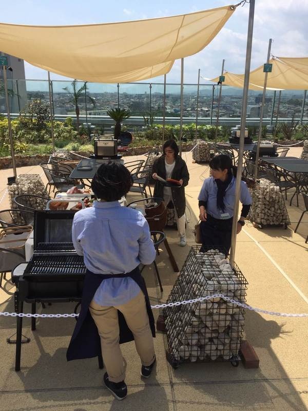 BBQ Terrace Sunny Table7