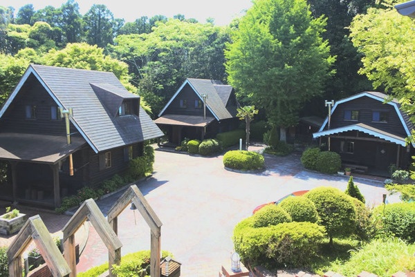 勝浦丘のログコテージ キャプテンズテーブル1